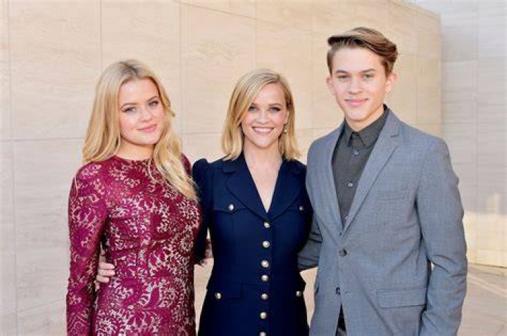 Deacon Phillippe Releases First Single, Reese Witherspoon Jokes About