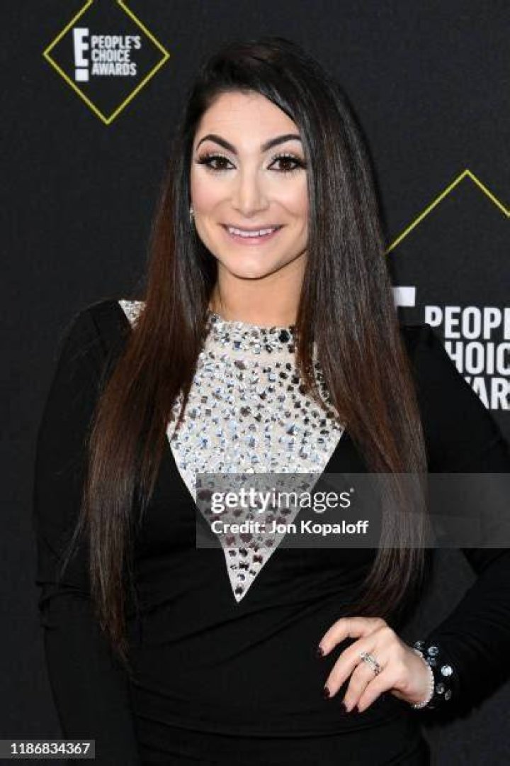 Deena Nicole Cortese 2019 People&rsquo;s Choice Awards &bull; CelebMafia