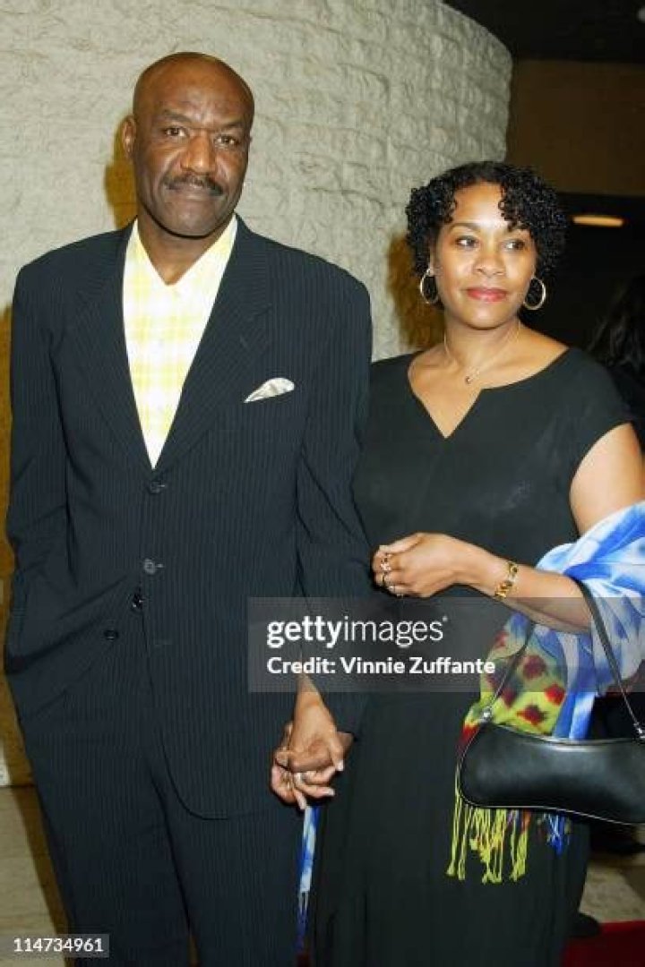 Delroy Lindo and wife attending the premiere of "The Core" at Mann's