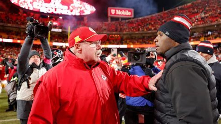 DeMeco Ryans Praises Kansas City Chiefs Quarterback Patrick Mahomes