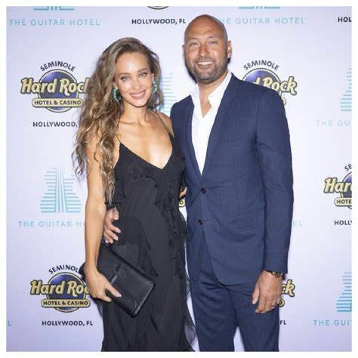 Derek Jeter Brings Wife and Daughters to Hall of Fame Induction