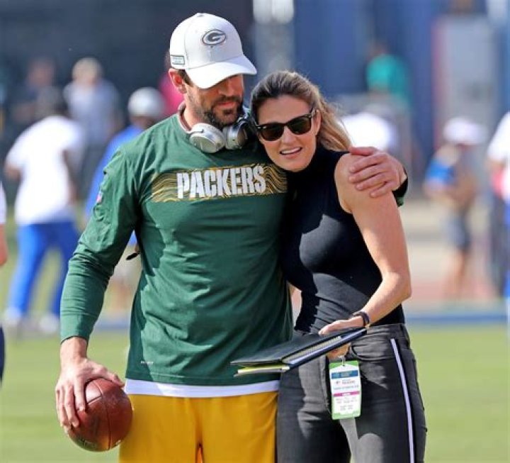 Did Aaron Rodgers date Erin Andrews? Take a look at 200 million QB's