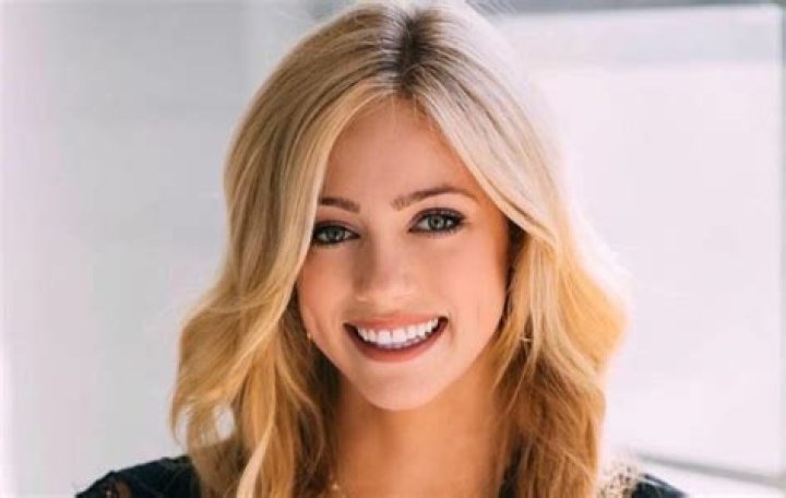 Did Abby Hornacek Undergo Plastic Surgery? Nose Job, Body Measurements