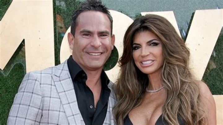 Did Luis Ruelas Hire A PI To Dig Up Info On His CoStars? Internewscast