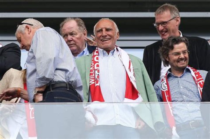 Dietrich Mateschitz tot Wer &uuml;bernimmt sein RedBullImperium? Sports