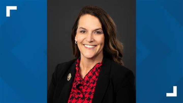 Dive Into "Kim Reynolds Governor Of Iowa Salary Net"