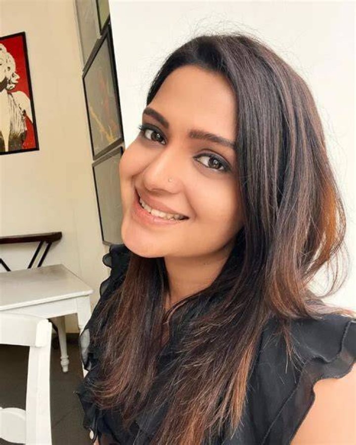 Divya Pillai Wiki, Age, Bio, Movies, Husband, and beautiful Photos