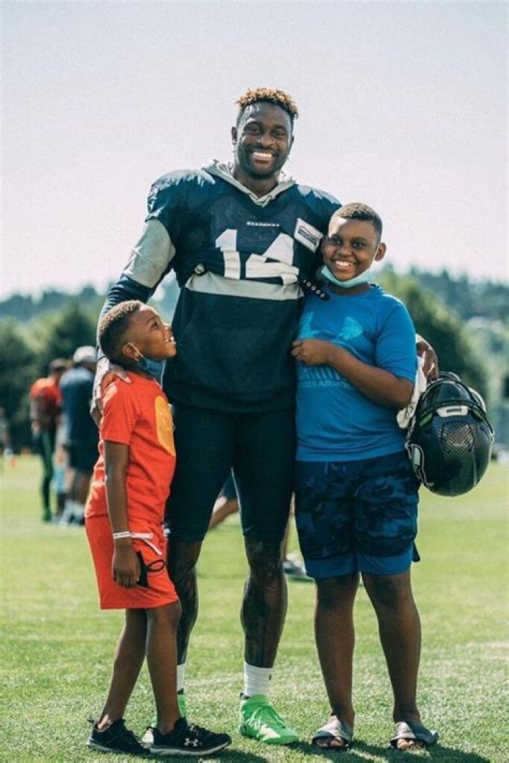 DK Metcalf Father, Family, Height, Real Full Name, Age