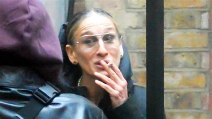 Does Sarah Jessica Parker Indulge In Smoking Off-Screen?