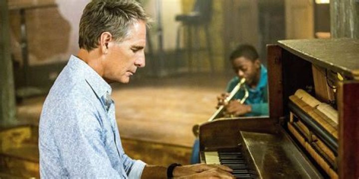 Does Scott Bakula Play The Piano &bull; Described for Everyone