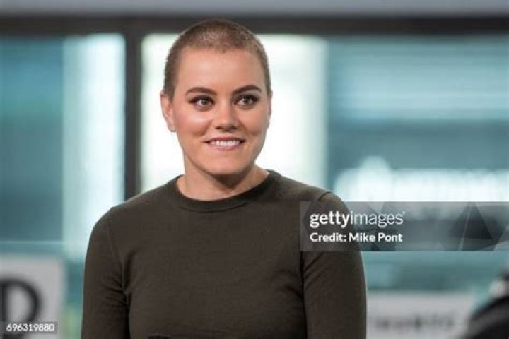 does taya smith have cancer