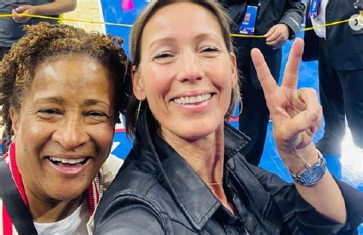 Does Wanda Sykes Wife Smoke? Alex Sykes Health Update