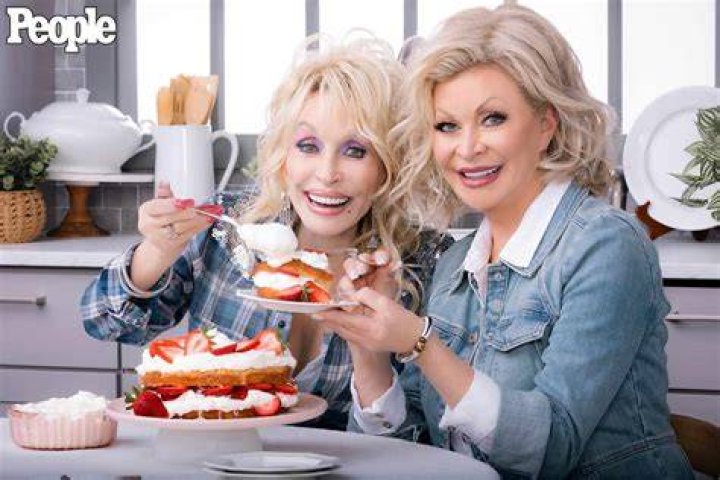 Dolly Parton and Sister Rachel Team Up on a New Cookbook