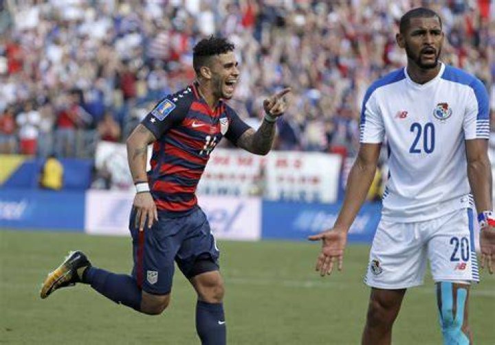 Dom Dwyer traded from Sporting Kansas City to Orlando in record deal