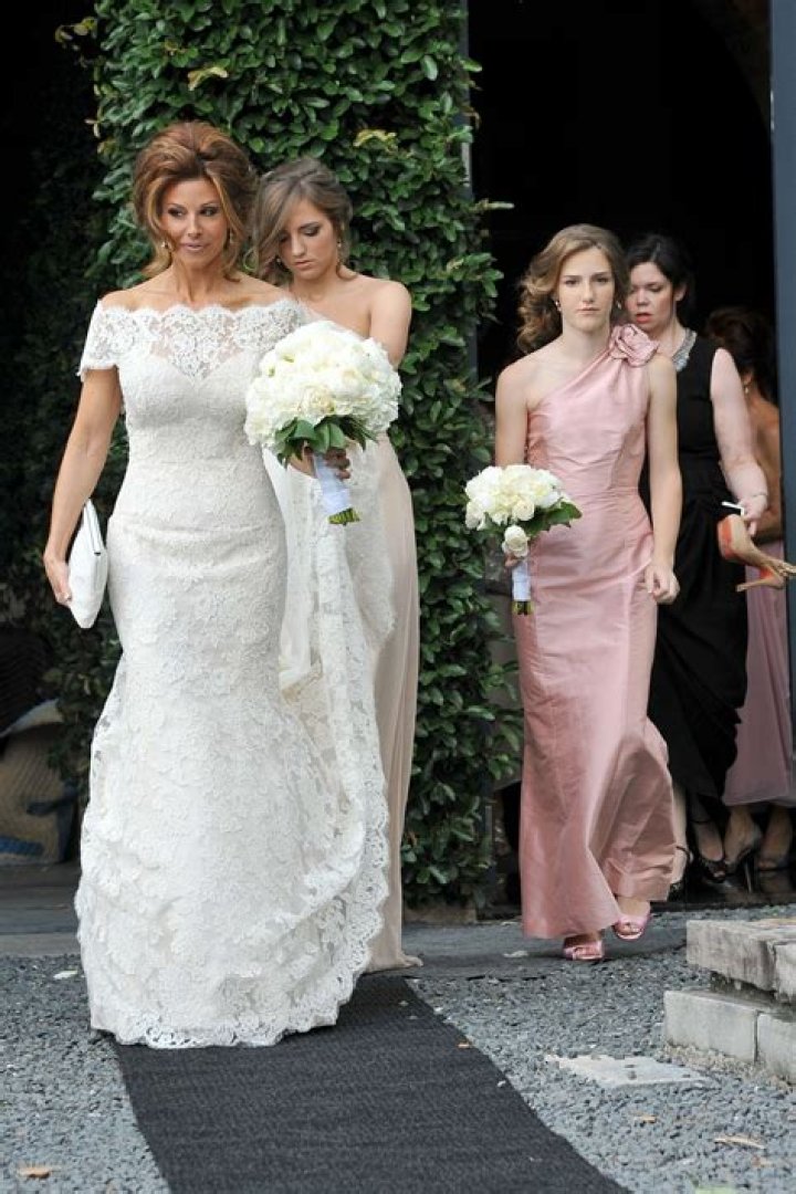 Dominique Sachse & Nick Florescu wed by Joel Osteen amid a sea of TV