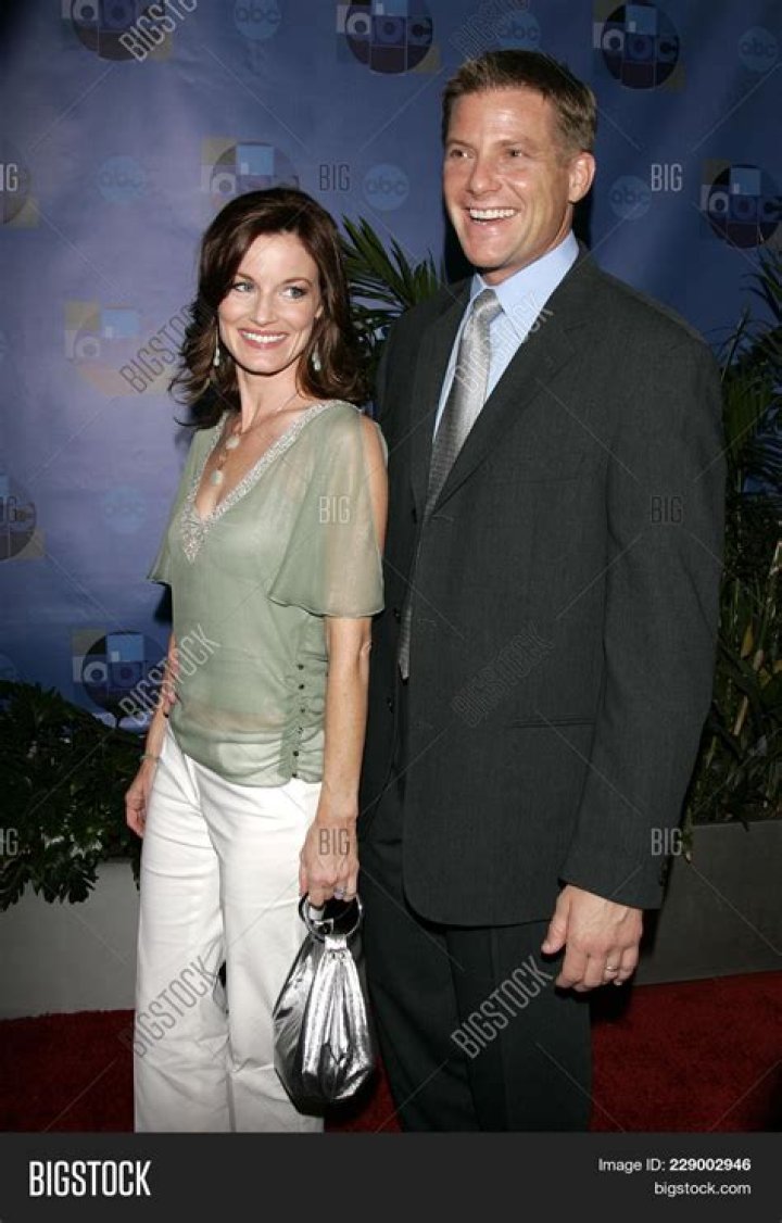 Doug Savant Net Worth, Wife Laura Leighton, Children, Bio