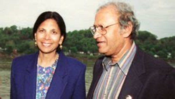 Dr. Atul Gawande Wiki, Age, Wife, Children, Family, Biography & More