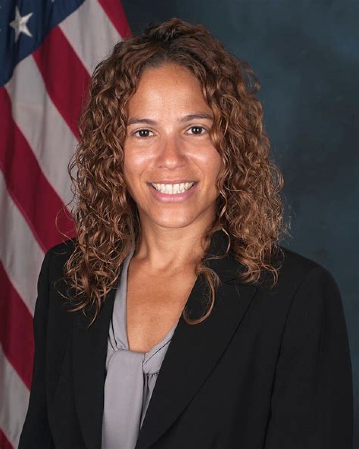 Dr. Jennifer Pena Net Worth, Age, Height, Weight, Early Life, Career