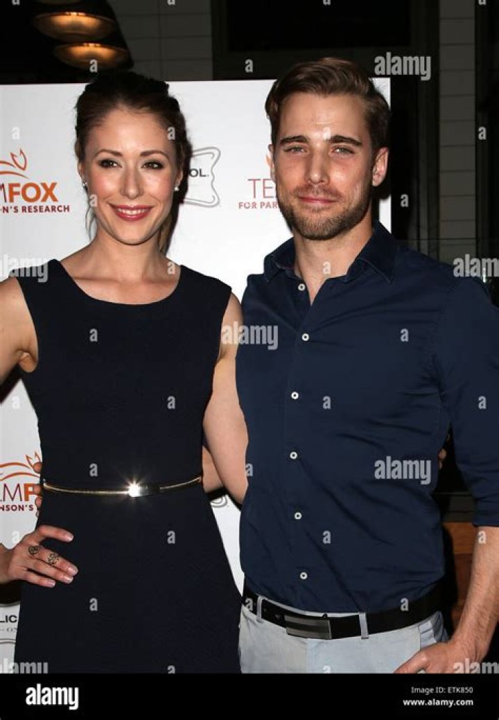 Dustin Milligan, Amanda Crew Stock Editorial Photo &copy; bossmoss 66863311
