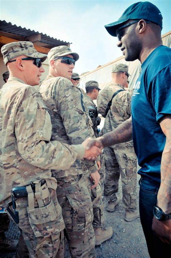 DVIDS News NFL Players visit Iraq