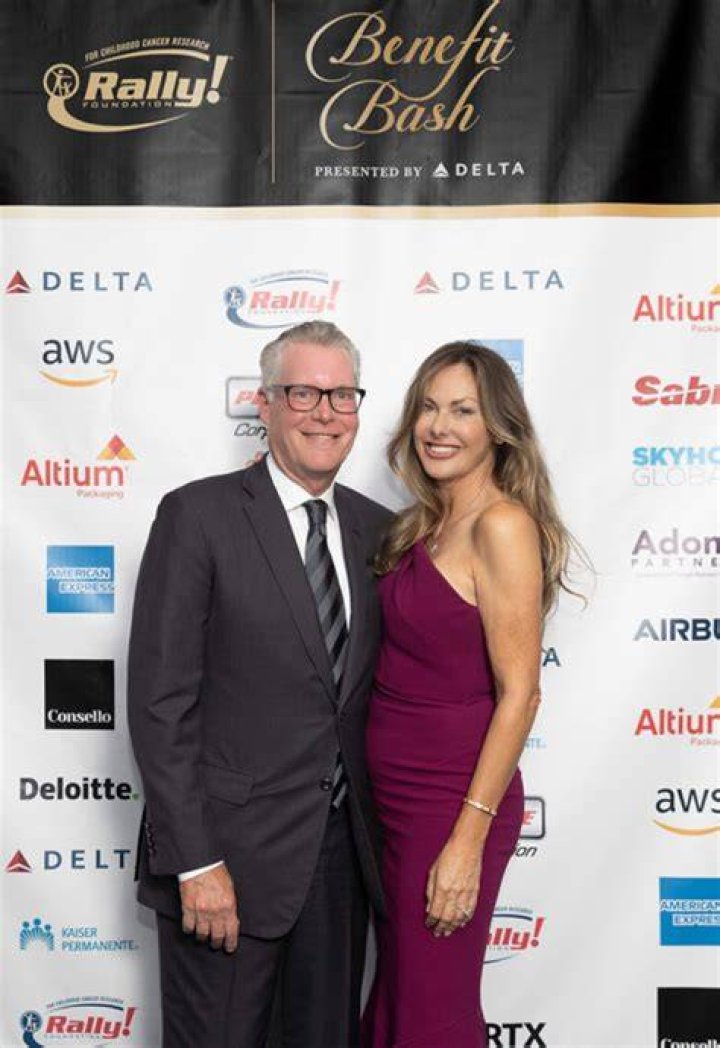 Ed Bastian Wife Spouse, Children & Wedding Apumone