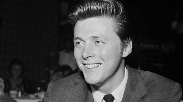 Edd Byrnes, Who Combed His Way to TV Stardom, Dies at 86 The New York