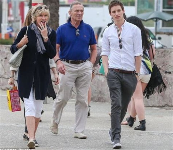 Eddie Redmayne family siblings, parents, children, wife
