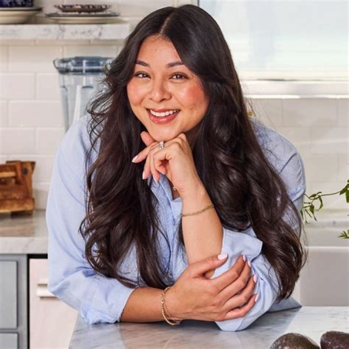 Edith Galvez Biography, Birth & Career, Education, TikTok Star