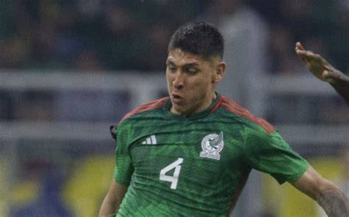 Edson &Aacute;lvarez interesa al Newcastle, pero Ajax no lo vende Mediotiempo