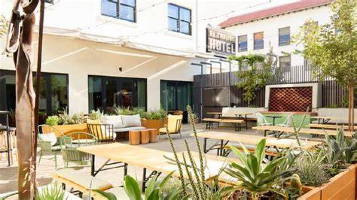 El Capitan opens downtown Local