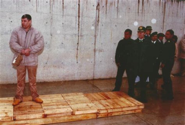 El Chapo's wife is flaunting her wealth while he's on trial