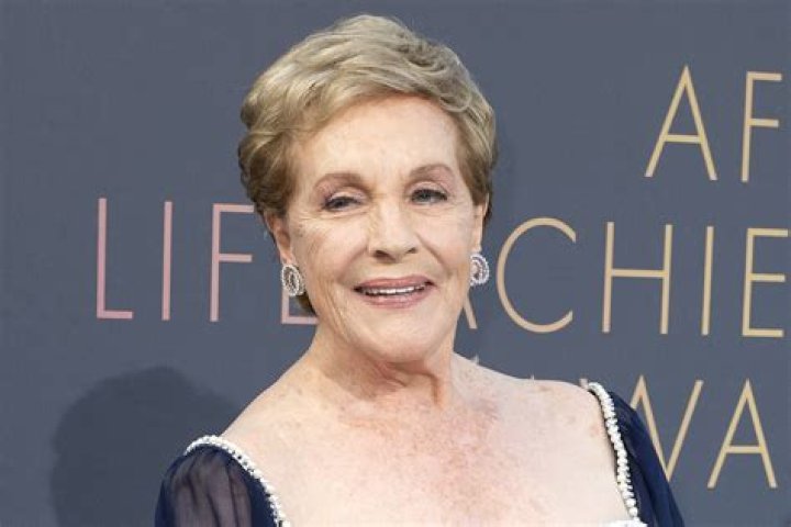 Elderly Celebrities Who Are Still Around And Kicking Butt OceanDraw