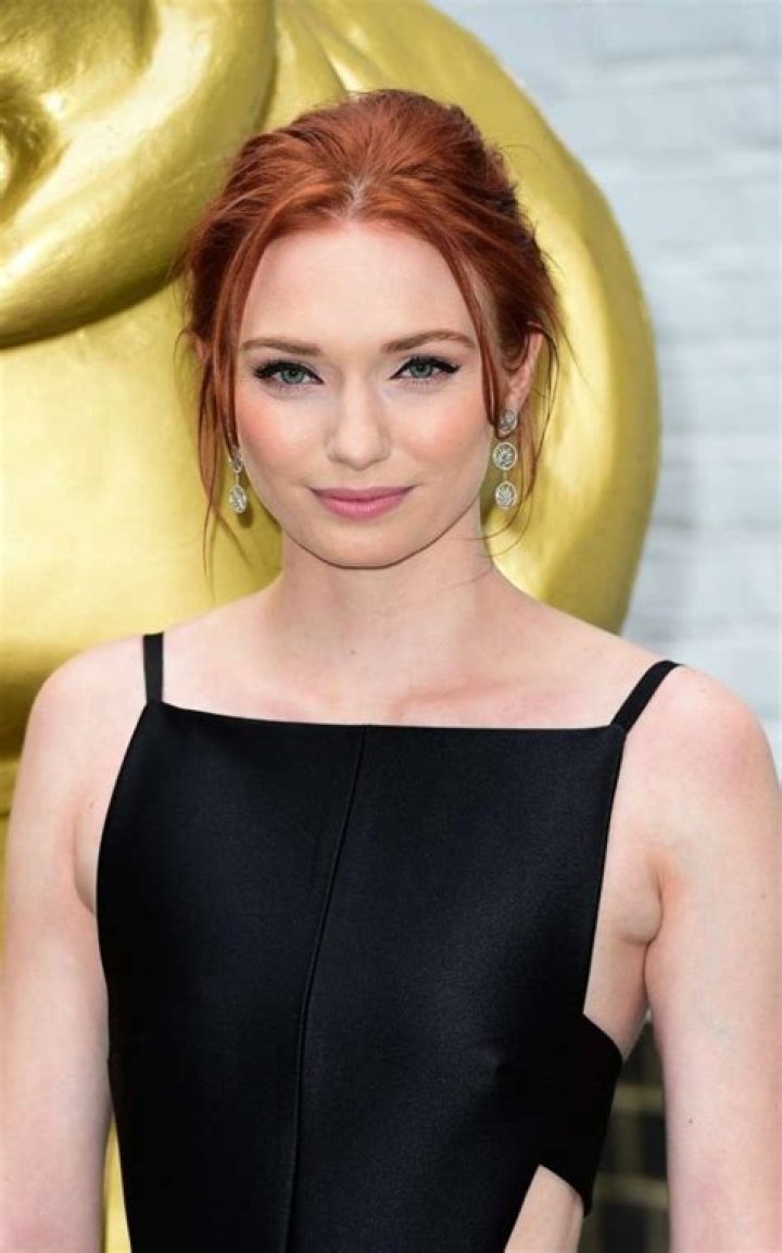 Eleanor Tomlinson Hot & Spicy Navel Images & HD Pictures