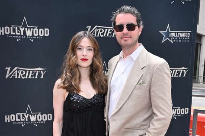 Eli Kay Oliphant's Age, Bio, Career, Net Worth, Marina's Husband