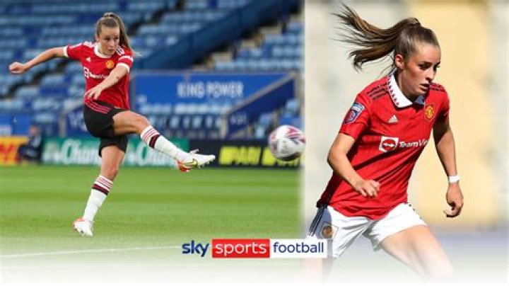 Ella Toone Man Utd Women alltime leading goalscorer signs contract