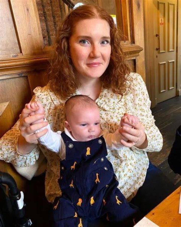 Ella Wiki, Net Worth, Husband, Height, Parents