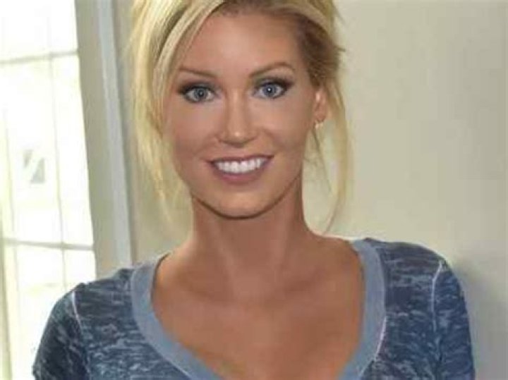 Elle Johnson Body Measurement, Bra Sizes, Height, Weight Celeb Now 2021
