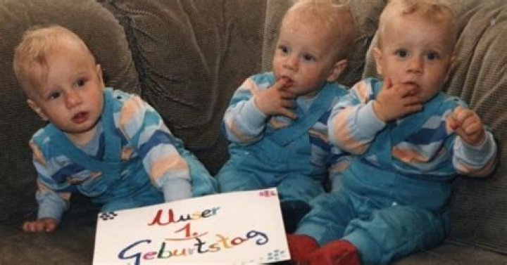Elle prend en photo ses tripl&eacute;s tous les ans, le r&eacute;sultat est bouleversant