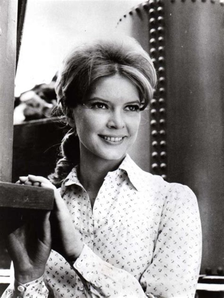 Ellen McRae (Ellen Burstyn) in Iron Horse (19671968) Ellen burstyn