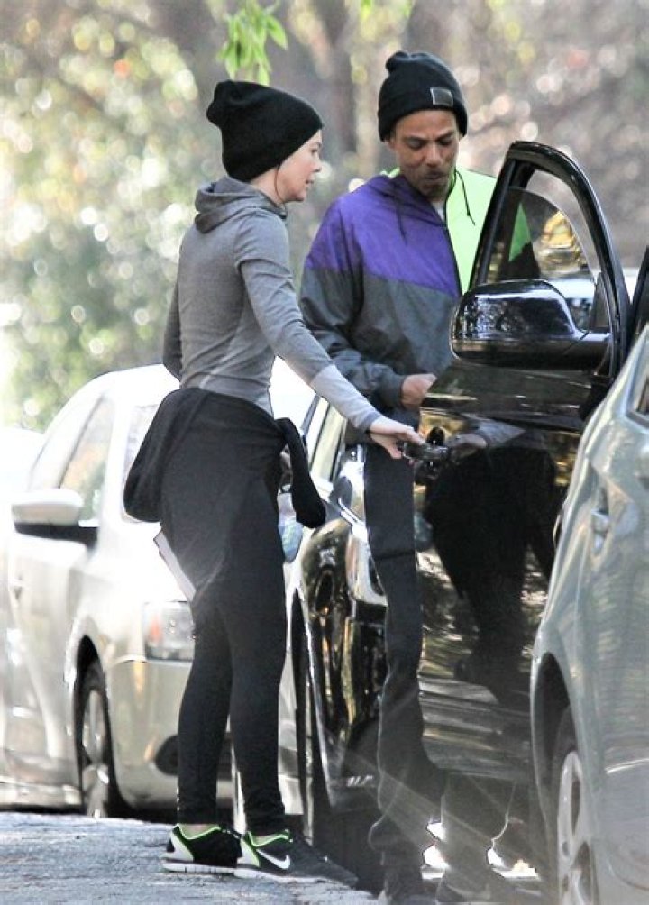 Ellen Pompeo Works Out in Los Feliz With Her Husband Chris Ivery 12
