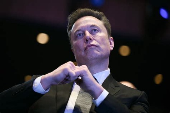 Elon Musk Upsets Asks If Taylor Swift Might Be Napoleon
