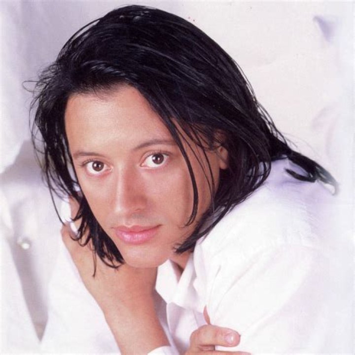 Elvis Crespo Age, Net Worth, Height, Songs, Wife 2022