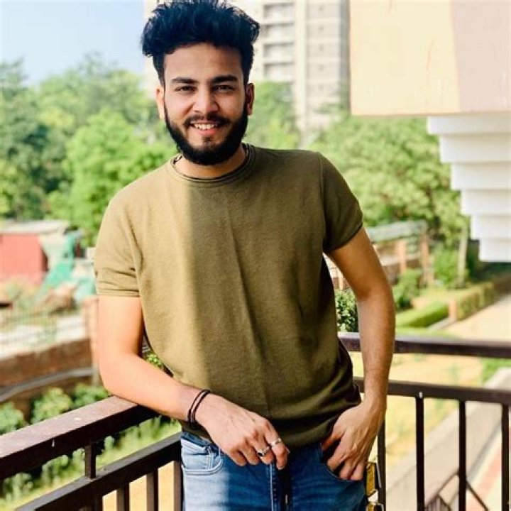 Elvish Yadav Wiki, Biography, Age, Height, Weight, Wife, Girlfriend