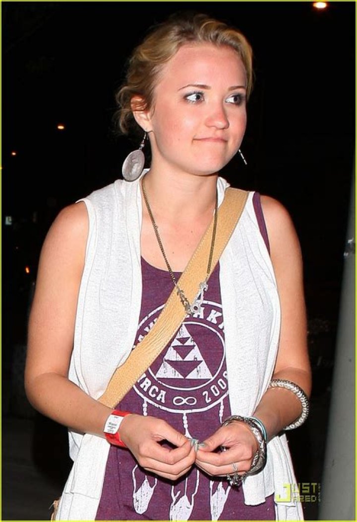 Emily Osment Dinner Date with Mike Posner! Photo 2548678 Emily