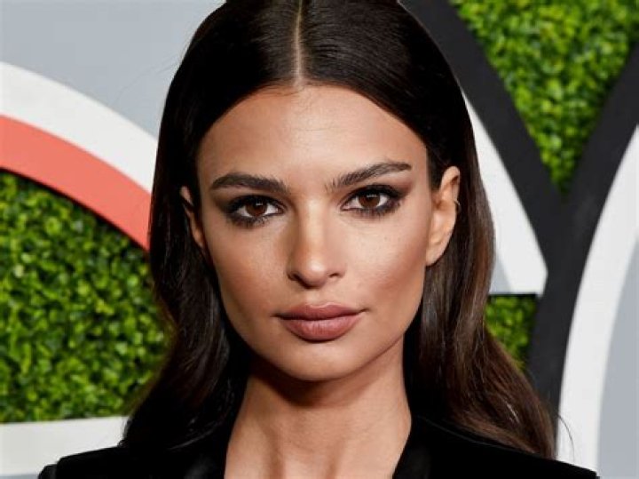 Emily Ratajkowski Had A Surprise Wedding In A 200 Zara Pantsuit