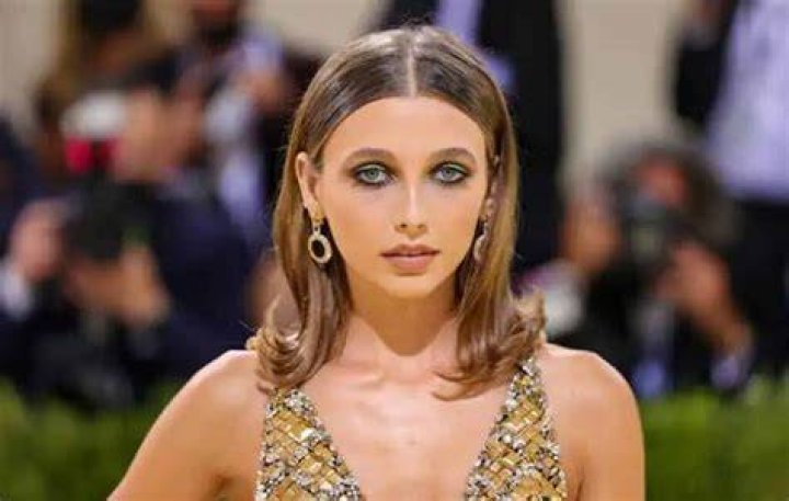 Emma Chamberlain net worth, age, height, wiki, boyfriend, biography and