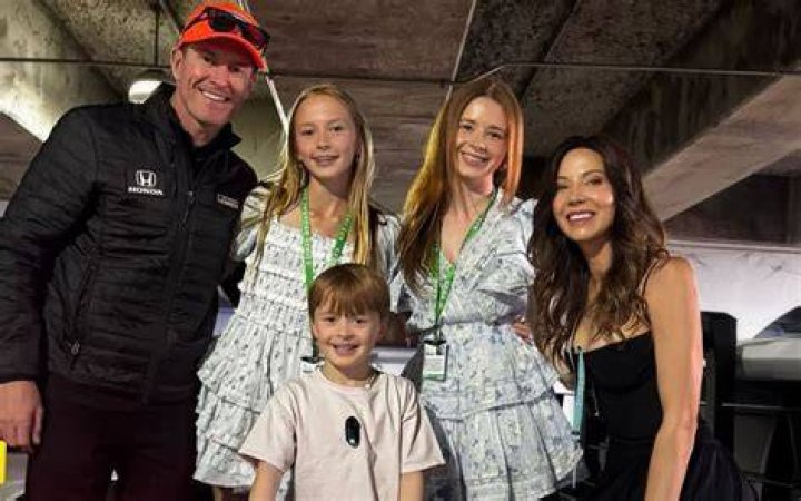 Emma Davies (Emma Dixon) Scott Dixon's Wife (bio, wiki, photos)