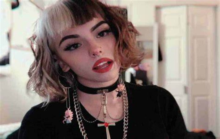 Emma Langevin Age, Biography, Net Worth, Height, Career, Boyfriend