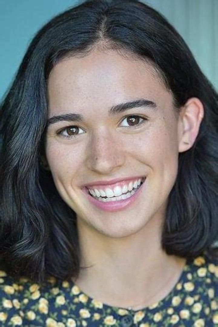 Emma Pasarow Wiki, Biography, Age, Height, Net Worth, Parents, Career