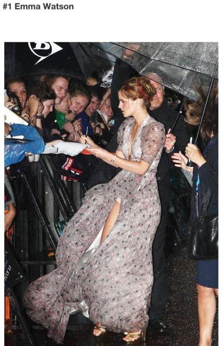 Emma Watson Upskirt, London 06 08 11 Tesco 世界の女優たちの美しくセクシーな光景 actress